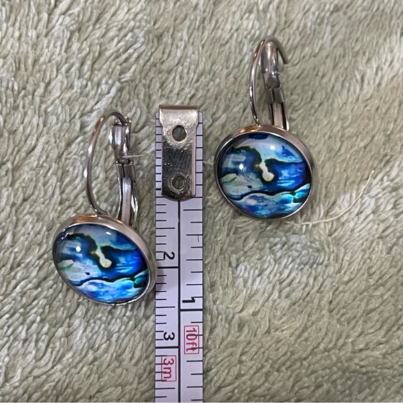 New With Tags Fashion Earrings - Picture 3 of 3